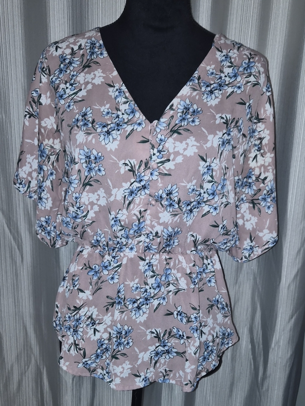 Sienna Sky Dusty Pink Floral V-Neck Peplum Top